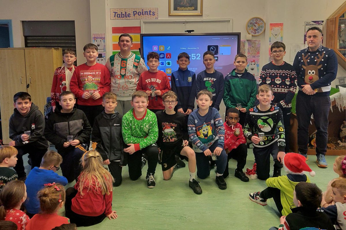 Well done to our <a href="/scoilcc86/">Scoil Cholmcille</a> boys soccer team who were presented with their runners up medals in the Inishowen 6 a side league.