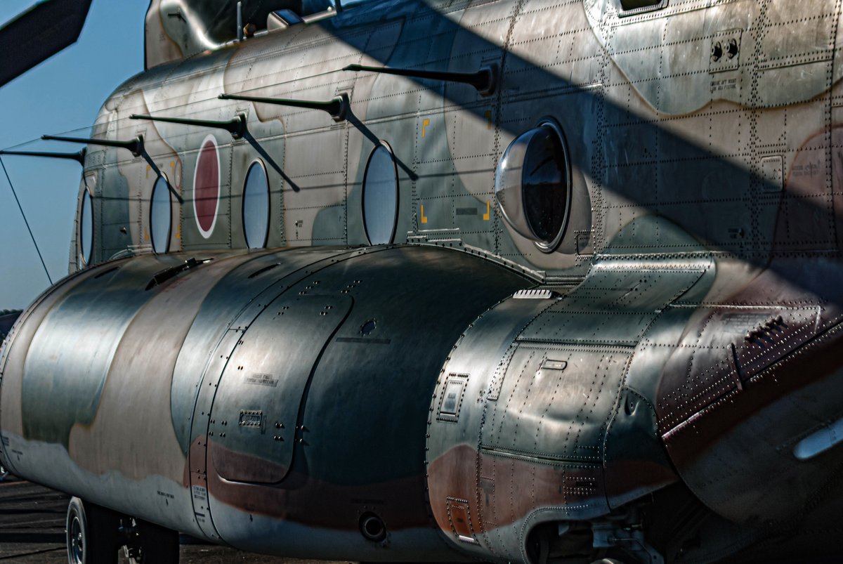 eirio14's tweet photo. 12/7 百里基地航空祭
入間のチヌーク
リベットの質感が
重厚な鎧ぽい
#入間基地
#航空自衛隊
#百里基地航空祭 https://t.co/2WlEkrUWXl