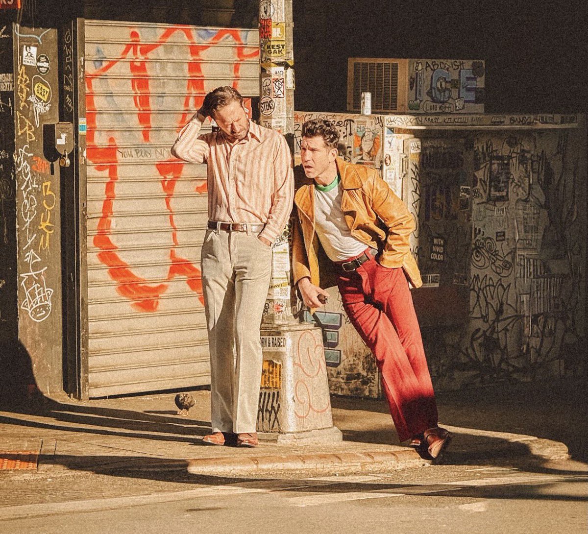 jacknifejeds's tweet image. ebon moss-bachrach and jon bernthal for dog day afternoon!!!!!