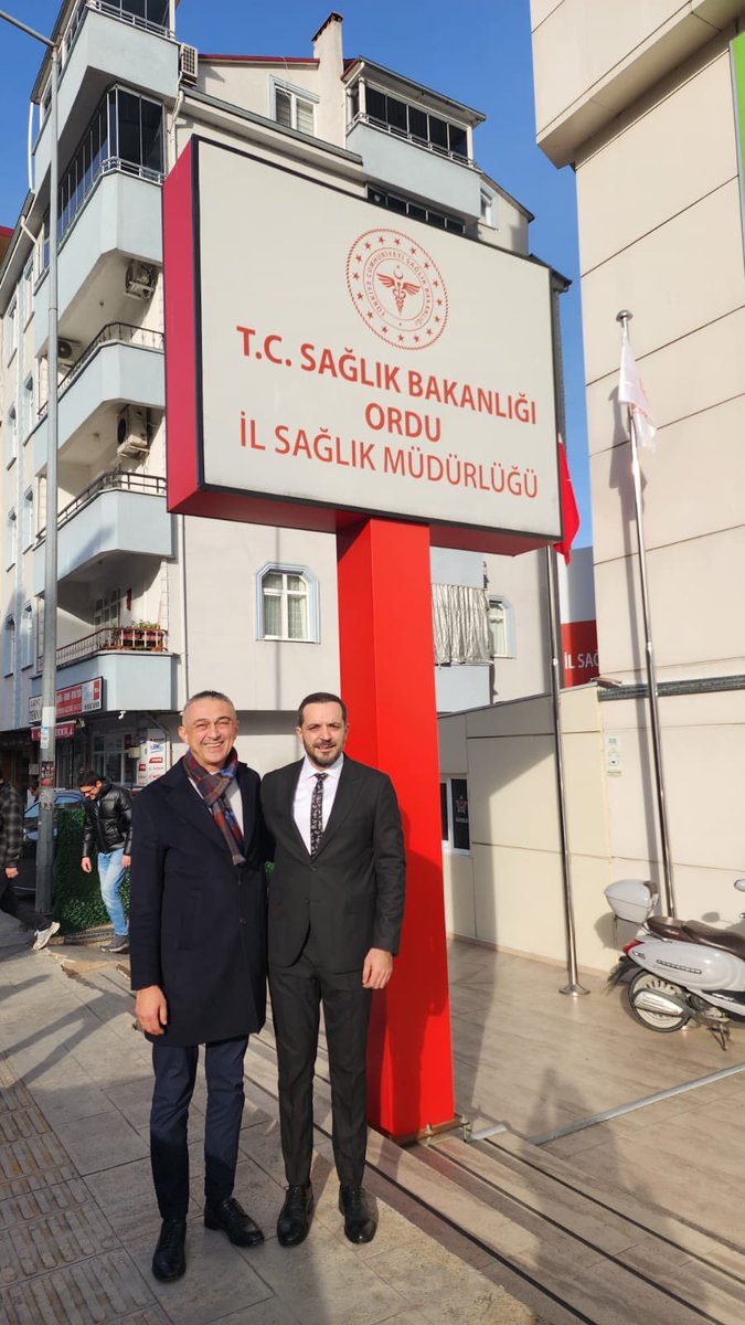 enginyurt52's tweet photo. Kliniğimizle birlikte Sağlık Müdürümüz Sayın Uz. Dr. Emrah Çelenk’e hayırlı olsun ziyaretinde bulunduk. Kendisini gönülden tebrik ediyorum, yeni görevinde başarılar diliyorum. 🙏🧿 https://t.co/gHwP39tAnL