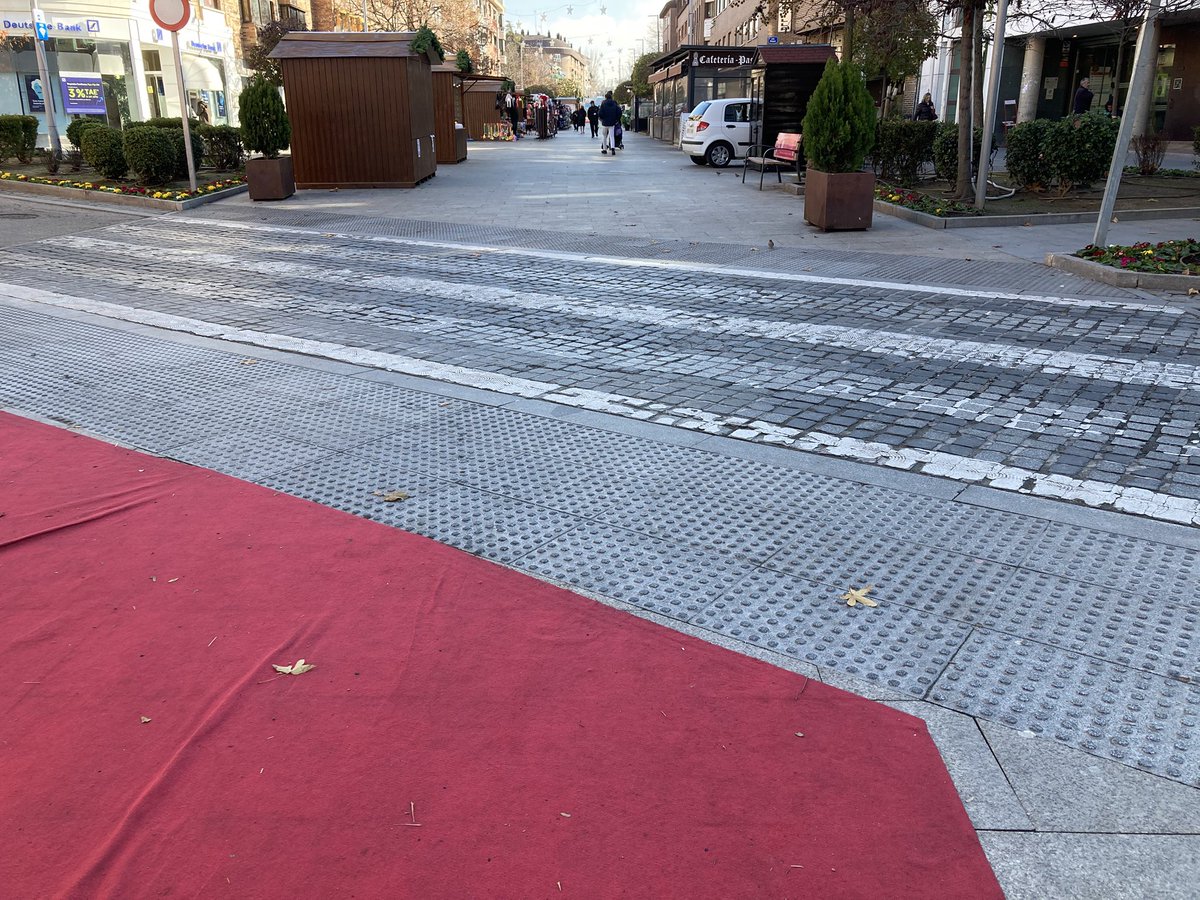 #LasRozas #18concejales 
Lo que va de 2024 a 2025
MOQUETA REDUCIDA A LA MITAD❌❌❌
EXCELENCIA EN LA GESTIÓN del <a href="/pprozasdemadrid/">Partido Popular de Las Rozas</a> en el <a href="/Ayto_Las_Rozas/">Ayuntamiento de Las Rozas</a>