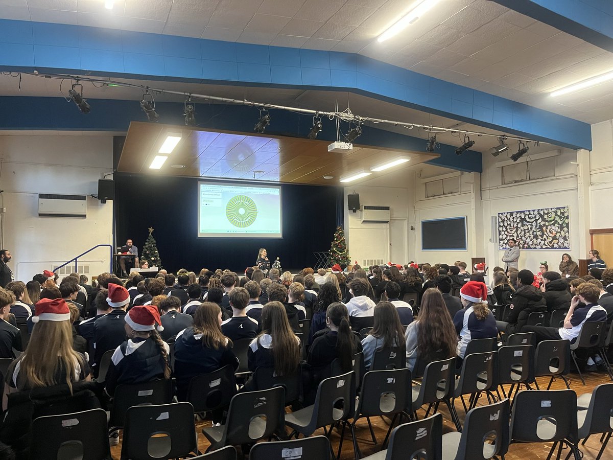 KJacksonEng's tweet image. Thank you Miss Cheeseman and Mr Clark for Year 10 &amp;amp; Year 11s End of Term Assembly today! 

Have a lovely break everyone! 

@MEChilternEdge #TeamYear10