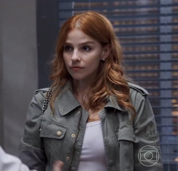 bforguillen's tweet photo. essa juquinha com medo de ser escondida não faz idéia de que a lorena vai largar TUDO por elas duas e não vai ter receio algum de assumir ela https://t.co/Bl0b98MvT5