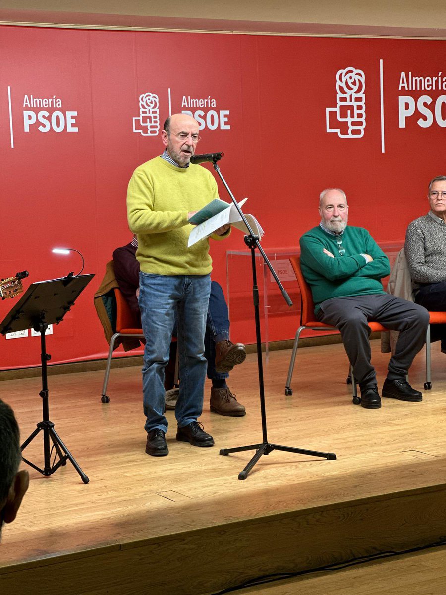 📝🎼 Gracias a los poetas Diego Alonso, Juan José Ceba, Perfecto Herrera y Diego Reche, y a la gran cantautora Sensi Falan por regalarnos este recital que terminó por habaneras. 🪇🚢🌴 Y a Vicente Abad, responsable del Aula de Cultura PSOE. 👏🏼😊 Sin duda, repetiremos.