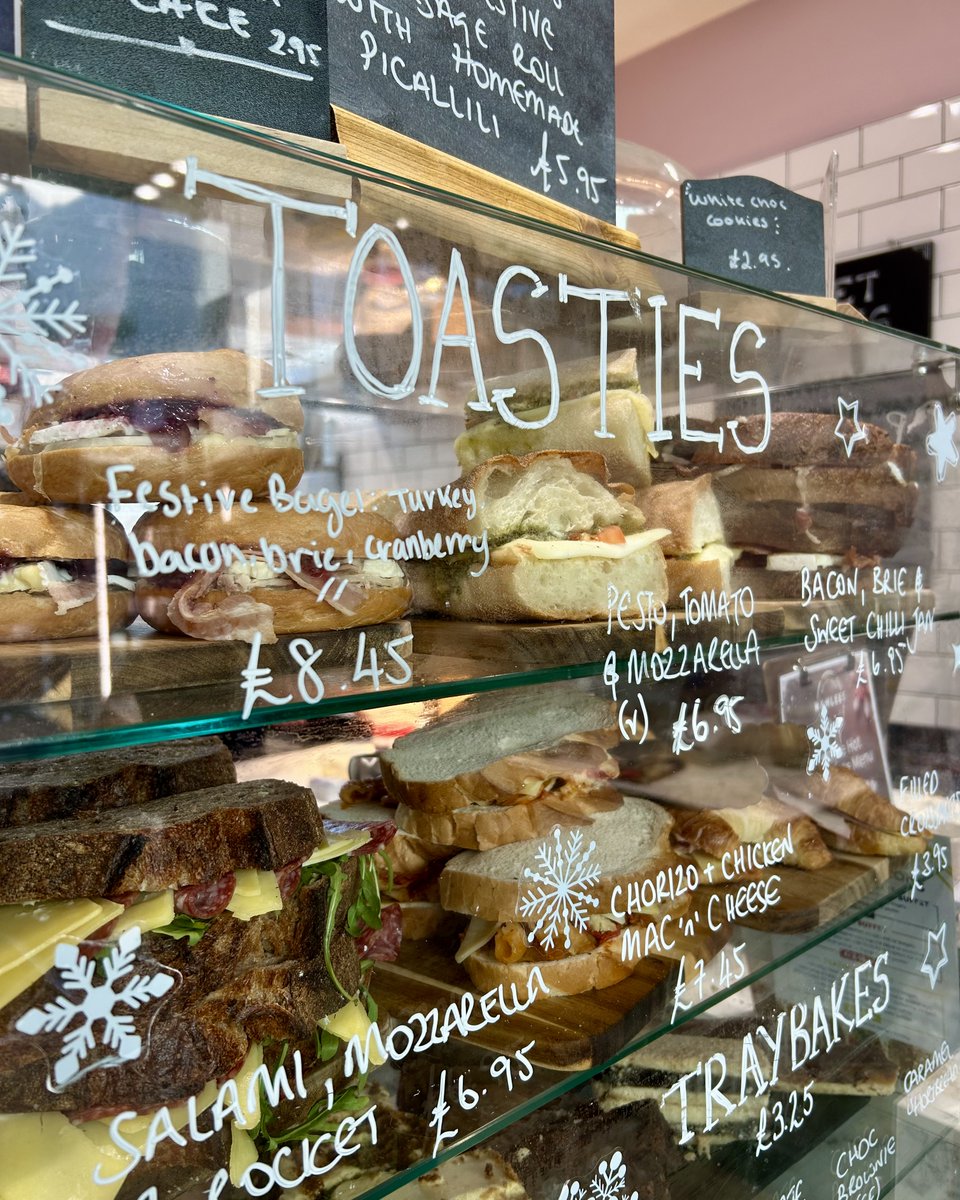 ‘Tis the season for ticking off the shopping list… and treating yourself to a Christmas sandwich at Hanlee's. 🥪

Pop over to Hanlee's to try their festive specials. 

#ChristmasSandwich #FestiveEats #Princesshay #Exeter