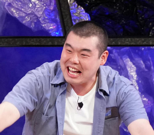 livedoornews's tweet photo. 【発表】お笑いコンビ 金の��・渡部おにぎり、「XENO（ゼノ）」に改名
https://t.co/Zifdu0vk54

度々起きる炎上などが「おにぎり」というかわいらしい芸名と性格が悪い点のギャップと推察。それを埋めるため改名するとし、「けむし」「いがぐり」などの候補からカッコイイという理由でXENOとなった。 https://t.co/QF6A6YHVFl
