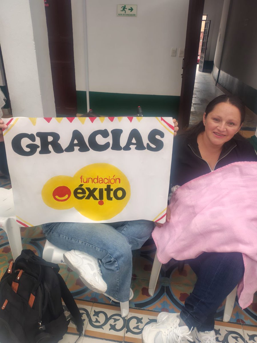Caqueza_'s tweet photo. 🥗 Este mes seguimos sumando esfuerzos por la salud materna e infantil. Gracias al apoyo de la @Fundacion_Exito, la @CundinamarcaGob y la gestión del Municipio, el programa #NutrimosVidas ha logrado acompañar y entregar suplementos nutricionales a 70 gestantes y lactantes https://t.co/dXkqwQMHRl
