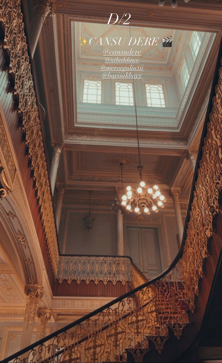 Çekimler yalıda devam ediyormuş bunlar sadece cansu için gelmiş büyüklüğu bakar misiniz. Aşiri merak ediyorum .