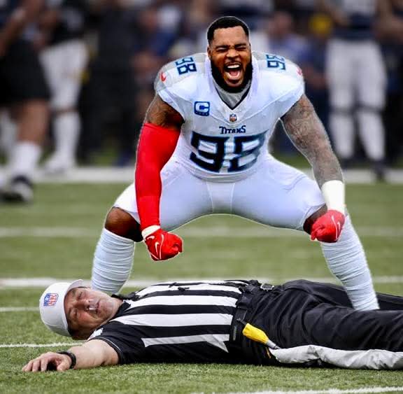 DCTitansFans's tweet image. Who needs an Elf on the Shelf when you have a Jeff on a Ref? @GrindSimmons94