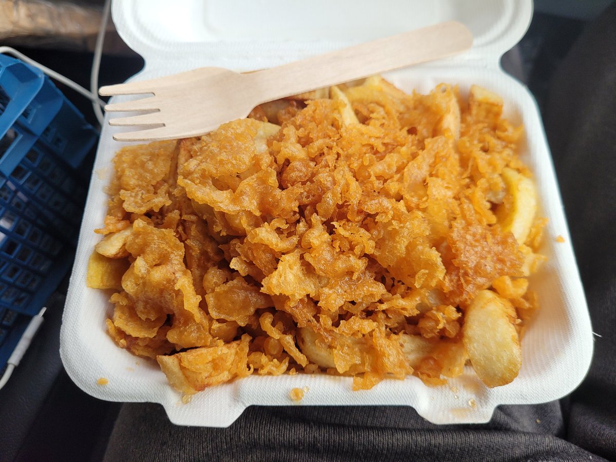 I am in Skipton, so it would have been rude not to treat myself to a Stanforth's pork pie for a little snap time treat.
However, at 12.05 the shelves had been stripped bare.
So here's Plan B from the always excellent Westmorland Street Fisheries...