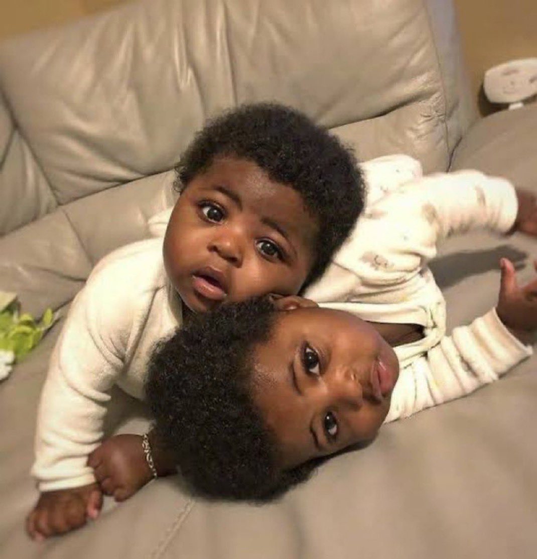 Elladeyforyou's tweet image. If you love twins Retweet ♥️♥️