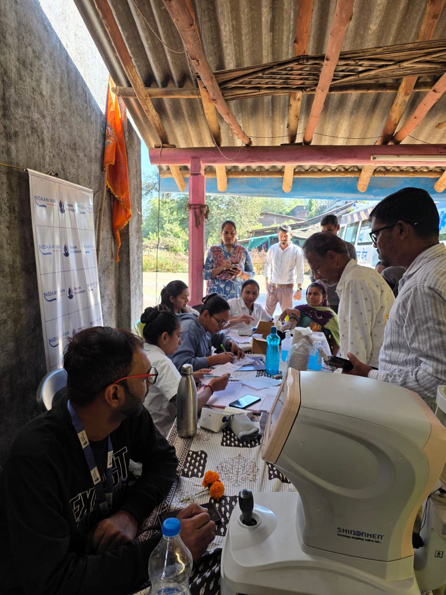 રાષ્ટ્રીય ક્ષય નિર્મૂલન કાર્યક્રમ અંતર્ગત પ્રાથમિક આરોગ્ય કેન્દ્ર આમલીડેમના દેવગઢ સબસેન્ટર ખાતે ટીબીના લક્ષણો ધરાવતા શંકાસ્પદ દર્દીઓના દીપક ફાઉન્ડેશનના સહયોગથી એક્સરેની કામગીરી અને સુગર, પ્રેશર અને આંખની તપાસ પણ કરવામાં આવી,કુલ 126  લાભાર્થીઓએ લાભ લીધો.
<a href="/ddosurat/">DDOSURAT</a> 
<a href="/collectorsurat/">Collector Surat</a>