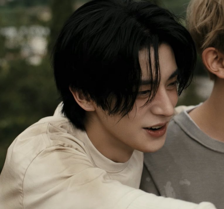 moreyeii_'s tweet image. เจคลุคนี้หล่อมากก ๆๆ ยิ้มฉลามที่ชั้นรักอะ โอ้ย😭😭