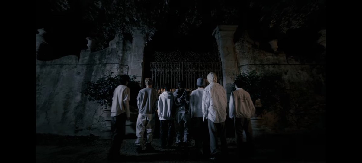 H00NICEU's tweet image. vampirism at its PEAK