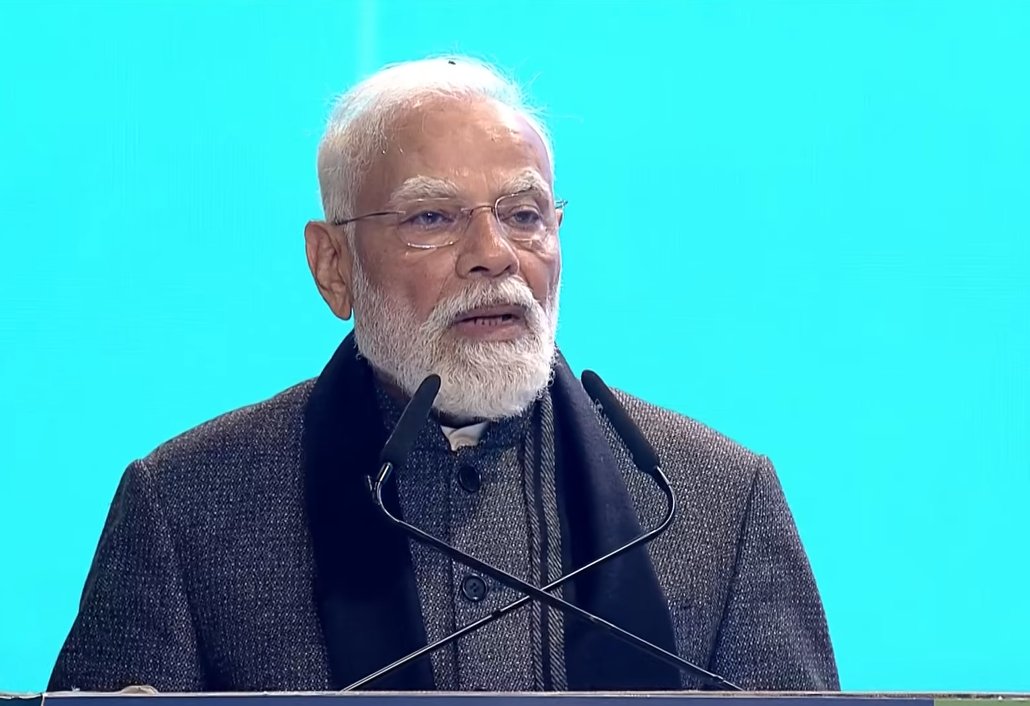 जीवन शैली में अचानक से आ रहे इतने बड़े बदलाव, शारीरिक श्रम के बिना संसाधनों और सुविधाओं की सहूलियत.... इससे human bodies के लिए अप्रत्याशित चुनौतियां पैदा होने जा रही हैं।

इसलिए, traditional healthcare में हमें केवल वर्तमान की जरूरतों पर ही focus नहीं करना है।

हमारी साझा