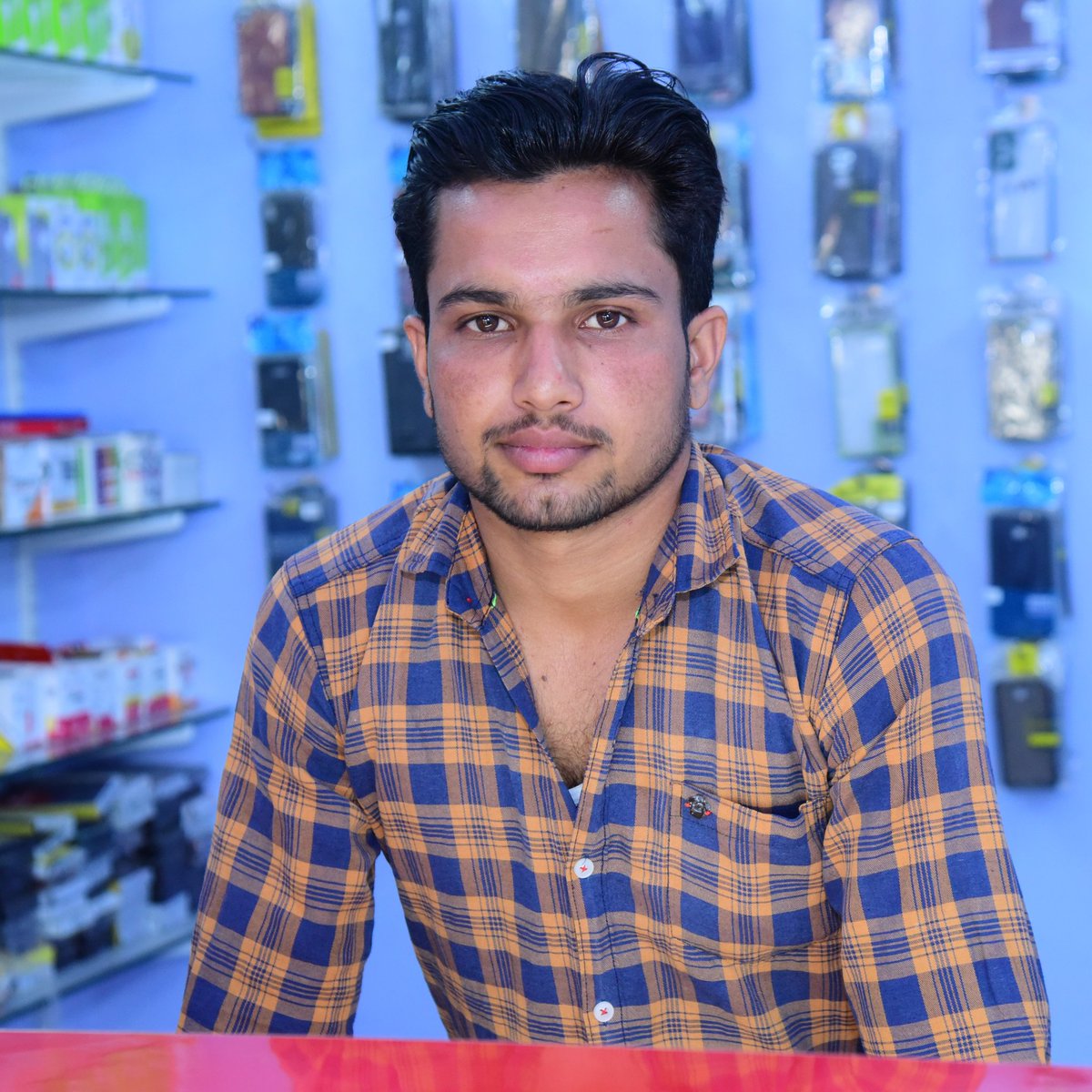 जाको राखे साइयां मार सके ना कोई!

तीन लोक नौ खंड में हमसे बुरा ना कोई!!

हमसे बचकर कहां तक भागोगे जमीन कम पड़ जाएगी भागने वालों 🤣😂