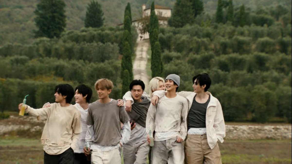 ไม่ค่อยเห็นมู้ด ๆ นี้จากเอนไก่เลย ดีมาก อยากดูแล้ว 😭😭😭😭😭😭