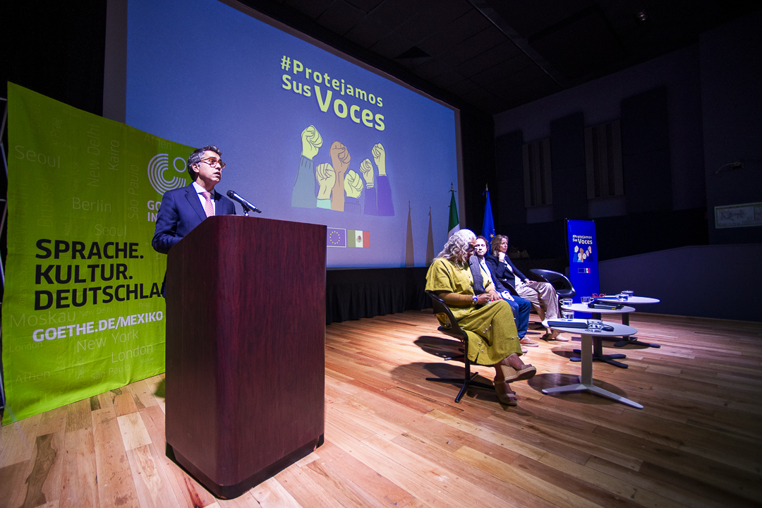 Ayer, con la presencia de la Representante Especial 🇪🇺 para los #DDHH, <a href="/KajsaOllongren/">Kajsa Ollongren</a>, dio inicio el encuentro de #ProtejamosSusVoces, iniciativa de la <a href="/UEenMexico/">Unión Europea en México 🇪🇺🇲🇽</a>, sus Estados Miembros, 🇳🇴 y 🇨🇭, para fortalecer la labor de personas defensoras de derechos humanos y periodistas.