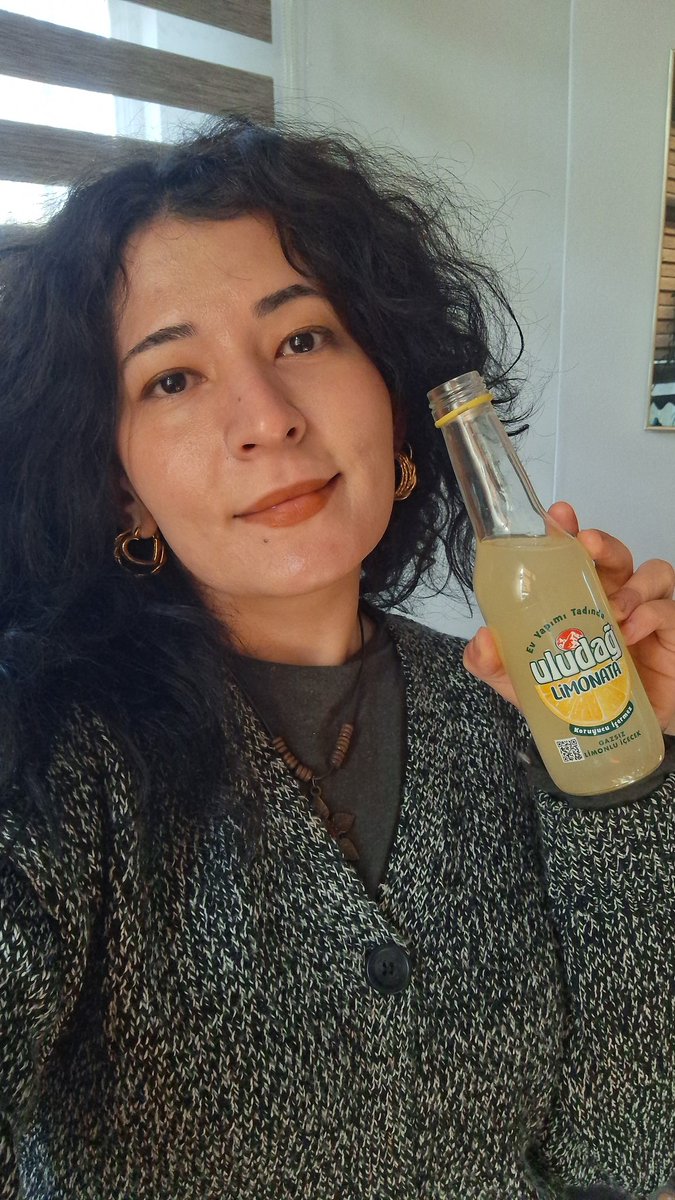 Uludağ Maden Suyu'na, 1931 yılında Gazi Mustafa Kemal tarafından işletme imtiyazı ve şirket unvanında "Türk" ibaresini kullanma hakkı verilmiştir.
Şirket unvanı Uludağ Maden Suları Türk Ltd. Şti. olarak değişmiştir.

Bunu biliyor muydunuz?
Uludağ'ı şimdi ayrı bir sevdim.
😊