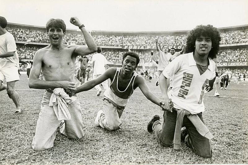luizkozak's tweet photo. 36 anos do clube que a elite curitibana despreza; o time dos "Negrinhos da Vila Capanema", como era chamado pela imprensa e pelos rivais.
Voltaremos um dia, nem que seja apenas para continuar de pé e incomodar na cidade da classe média. 
Parabéns, @ParanaClube. https://t.co/qXuB1VH6gl