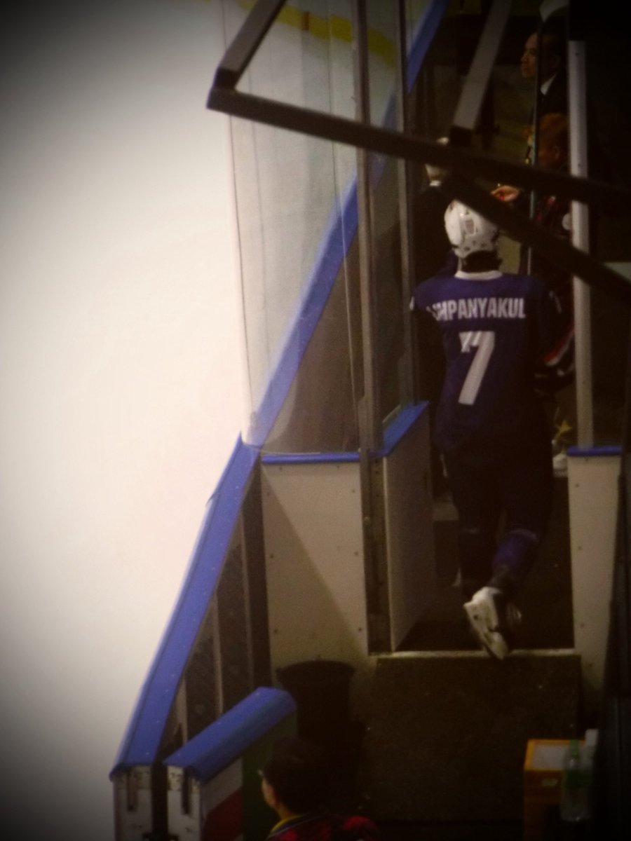 dongjalong's tweet photo. จบแล้วสำหรับการแข่งขันซีเกมส์ไอซ์ฮอกกี้
ครั้งนี้ประเทศไทยได้ทั้งเหรียญทองและเงินเลยภูมิใจมาก ๆ ชอบบรรยากาศตอนที่ทั้งสนามตะโกนเชียร์ไทยแลนด์สุดสุด ดีใจมากที่คนไทยหันมาสนใจในกีฬานี้กันมากขึ้น
THANK YOU THAILAND 🇹🇭🏒🩵
#PEEMTANAT 
#IceHockeyThailand https://t.co/HUQlVZjwjs