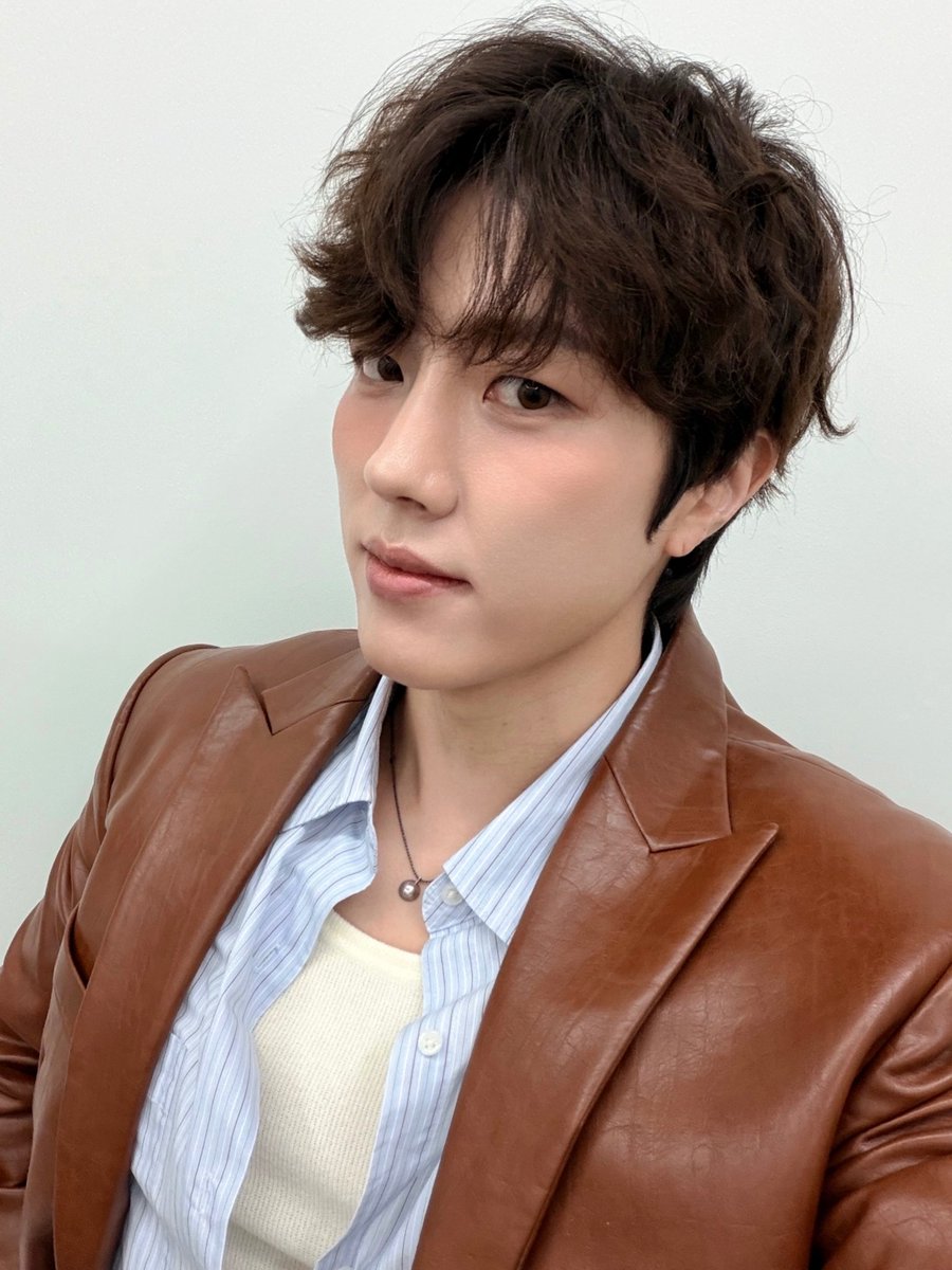 ◾20251219 ‘Asteroid’ FANSIGN EVENT📸

기분 좋은 하루😉

#이성열 #LEESUNGYEOL
#Asteroid
#매니지먼트이상
#management2sang