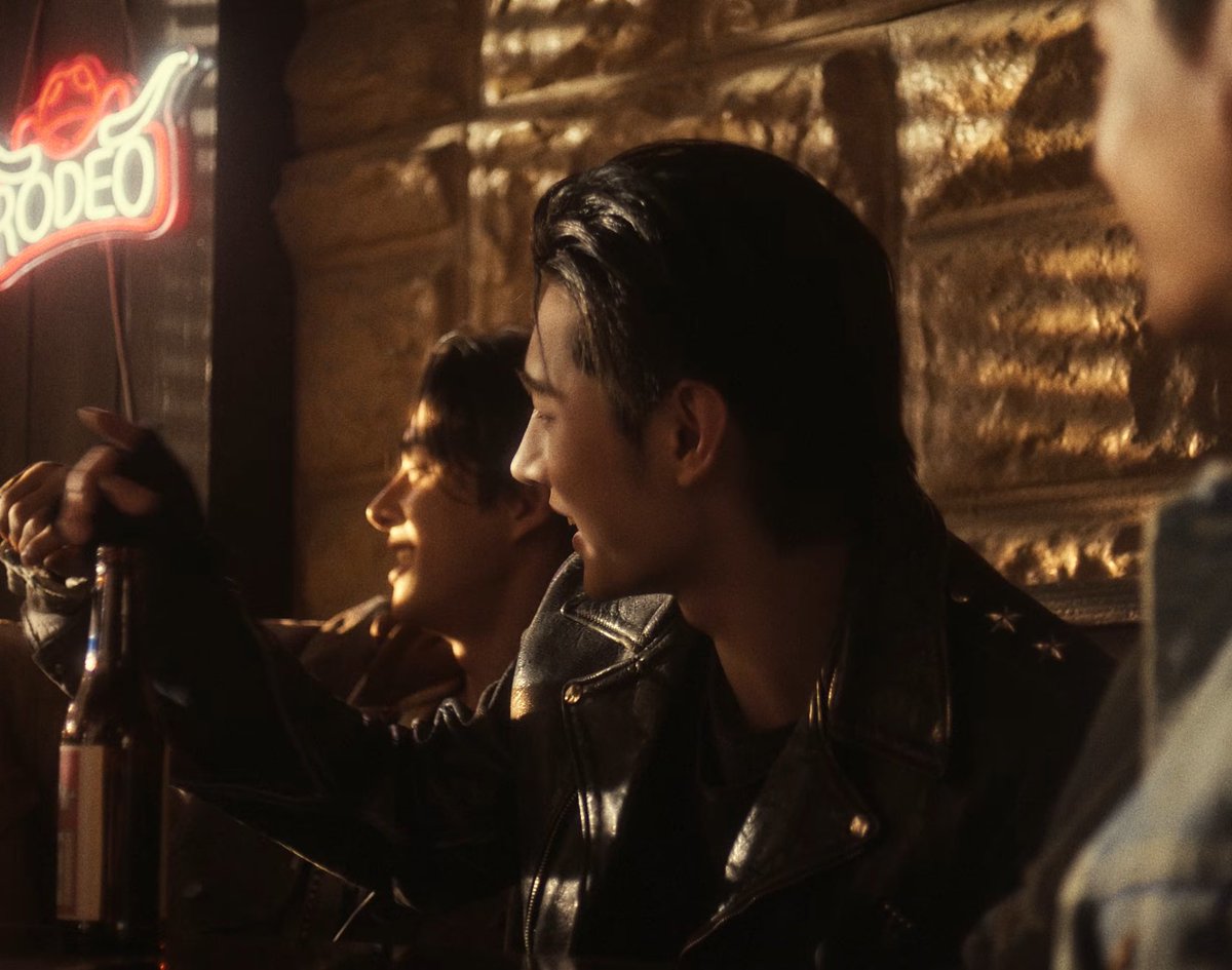 rhnkie's tweet image. in a leather jacket hair slicked back…GIRL WHATEVERRRR