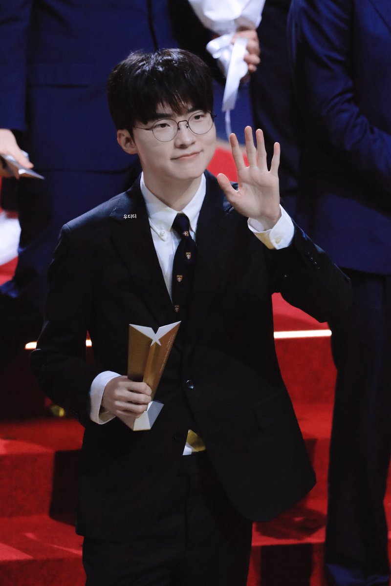 udidi0404's tweet photo. 🐱

#페이커 #Faker https://t.co/61S8f1CB1n