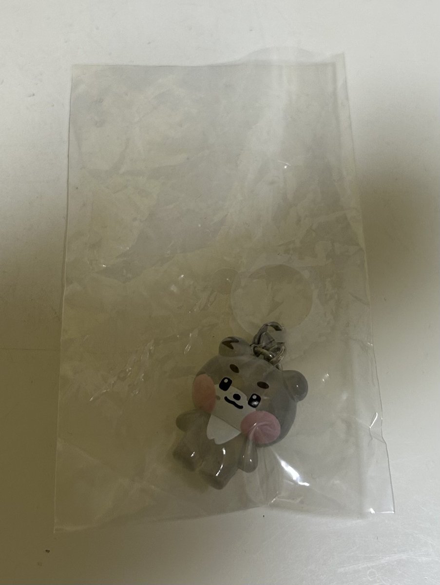f2_621's tweet photo. ゼロニ  zeroni  ZEROBASEONE ゼベワン ZB1  めじるしアクセサリー めじるしチャーム

【譲】ゴニニ

【求】 ハニニ

郵送での交換希望です📮 https://t.co/rbFaENvlHs