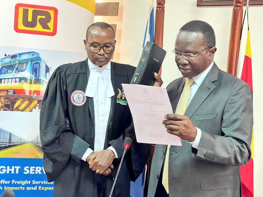 MoWT_Uganda's tweet photo. We are pleased to announce the inauguration of the New Board of Directors for the Uganda Railways Corporation @RailwaysUganda

The Board is composed of the following distinguished members:

1️⃣Hon. David Migereko – Board Chairman
2️⃣Ms. Faridah Mayanja Mpiima
3️⃣Mrs. Ruth Asiimwe Kanyaruju
4️⃣Mr. Peter Isingoma
5️⃣Hon. Florence Hashaka Kabahweza
6️⃣Eng. Benjamin Olobo Olweny
7️⃣Mr. Hannington Ashaba – Ministry of Finance, Planning and Economic Development (MoFPED) Representative
8️⃣Mr. Nelson Rwenaga – Ministry of Works and Transport (MoWT) Representative
9️⃣Mr. Benon M. Kajuna – Ex Officio, Managing Director, URC

Congratulations to the new Board Members on their appointment to provide strategic leadership in advancing rail transport and infrastructure development in Uganda.