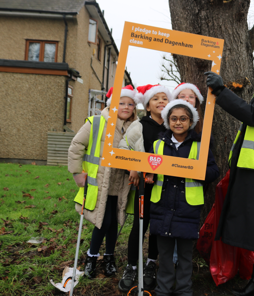 lbbdcouncil's tweet photo. Big thanks to Henry Green Primary School for helping make the Green Lane Day of Action a success!
Loads of waste cleared – proving we all have a role in keeping our borough clean.
Next Day of Action coming soon!
#ItStartsHere #CleanerBD https://t.co/3KO4wCm8lX