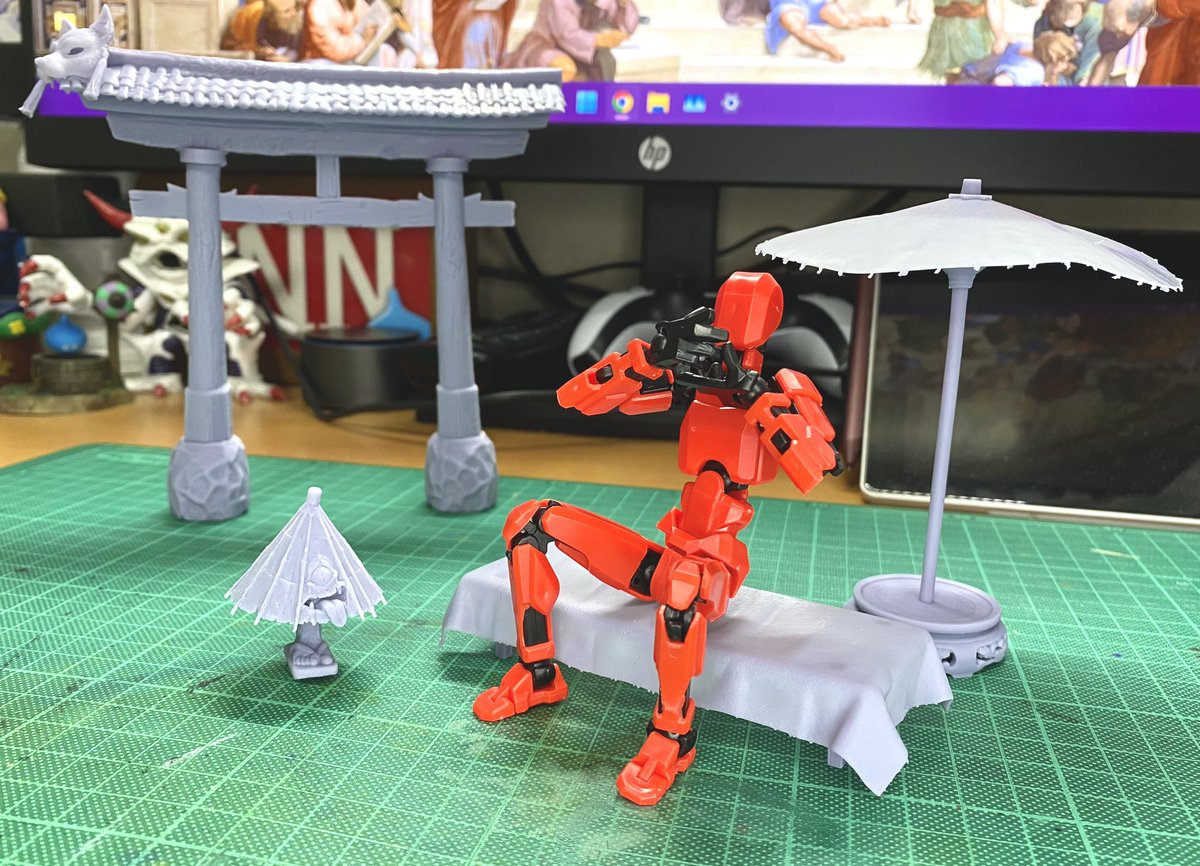 drarama03's tweet photo. 和や武士の国をイメージした、古風な日本風背景フィギュアを制作しました。

鳥居は15センチ程あり存在感が出るよう木目や柱の下に底石と屋根の反りを入れています。
置くだけで、和ファンタジー感を増せるかと思います。

#30MF #30ML #30MM #リンクトラベラーズ #ブンドド https://t.co/YyOlEGc3N6