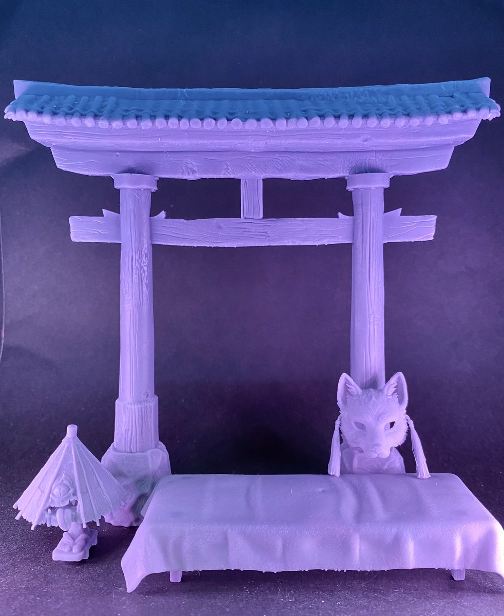 drarama03's tweet photo. 和や武士の国をイメージした、古風な日本風背景フィギュアを制作しました。

鳥居は15センチ程あり存在感が出るよう木目や柱の下に底石と屋根の反りを入れています。
置くだけで、和ファンタジー感を増せるかと思います。

#30MF #30ML #30MM #リンクトラベラーズ #ブンドド https://t.co/YyOlEGc3N6