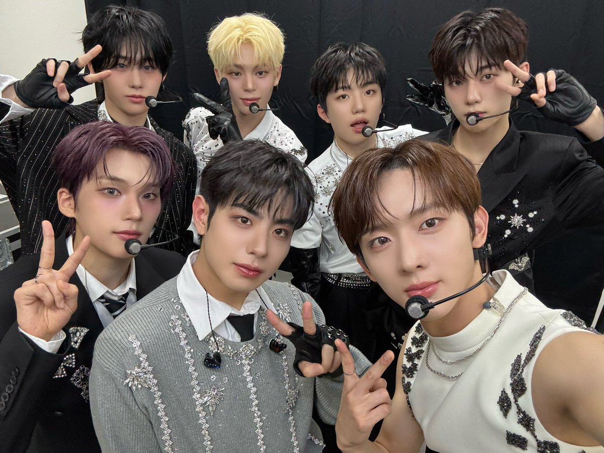 EVNNE_official's tweet image. [📸]
251219
KBS2 #2025KBS가요대축제 

엔브들 덕분에 행복했던 첫 가요대축제✨
사랑해 엔브🫶

#EVNNE #이븐