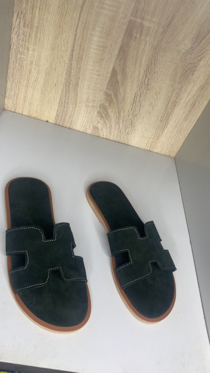 Adewuryii_'s tweet image. premium leather, clean finish all in one pair
 
place your order today #BKTFootwears #StepUpInStyle #HandmadeQuality 📍