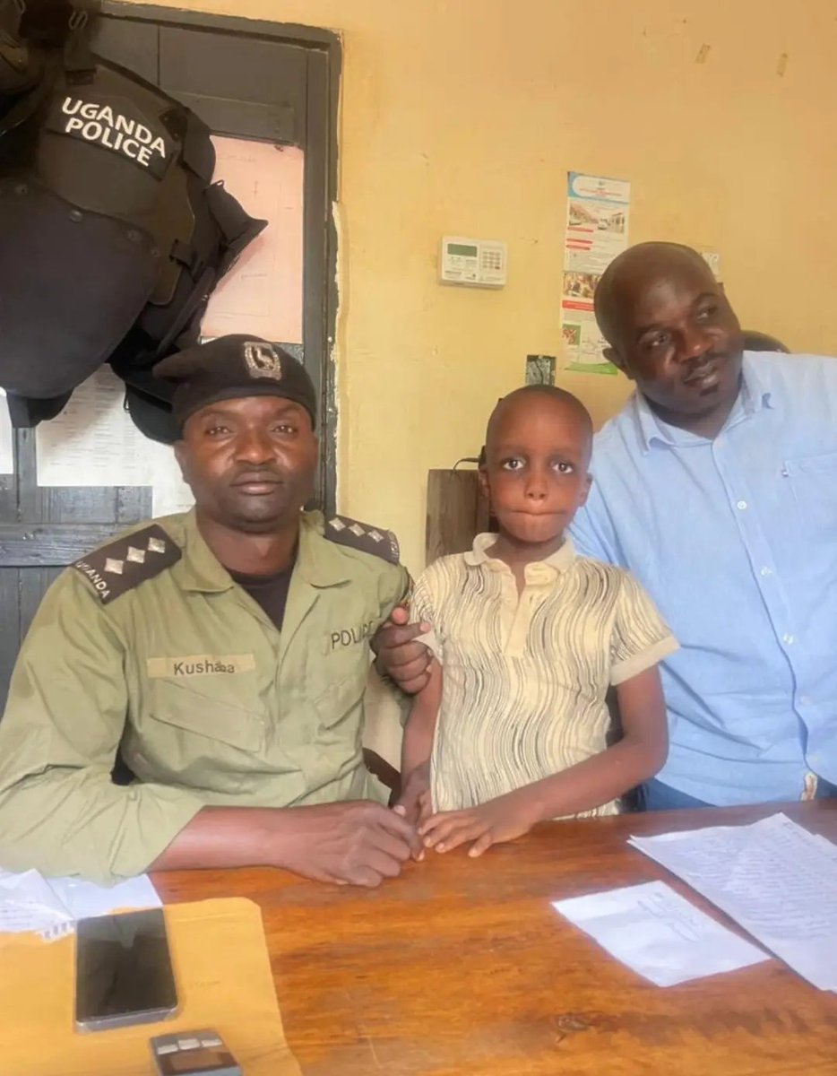 PoliceUg's tweet image. . @KawalaRachael "Security agencies have successfully recovered six-year-old Mpirwe Tumwesigye, who was allegedly kidnapped on 12 December 2025 by a shamba boy.

The child was reportedly kidnapped from Kawempe Division and has been recovered from Busukuma, Nansana municipality in…