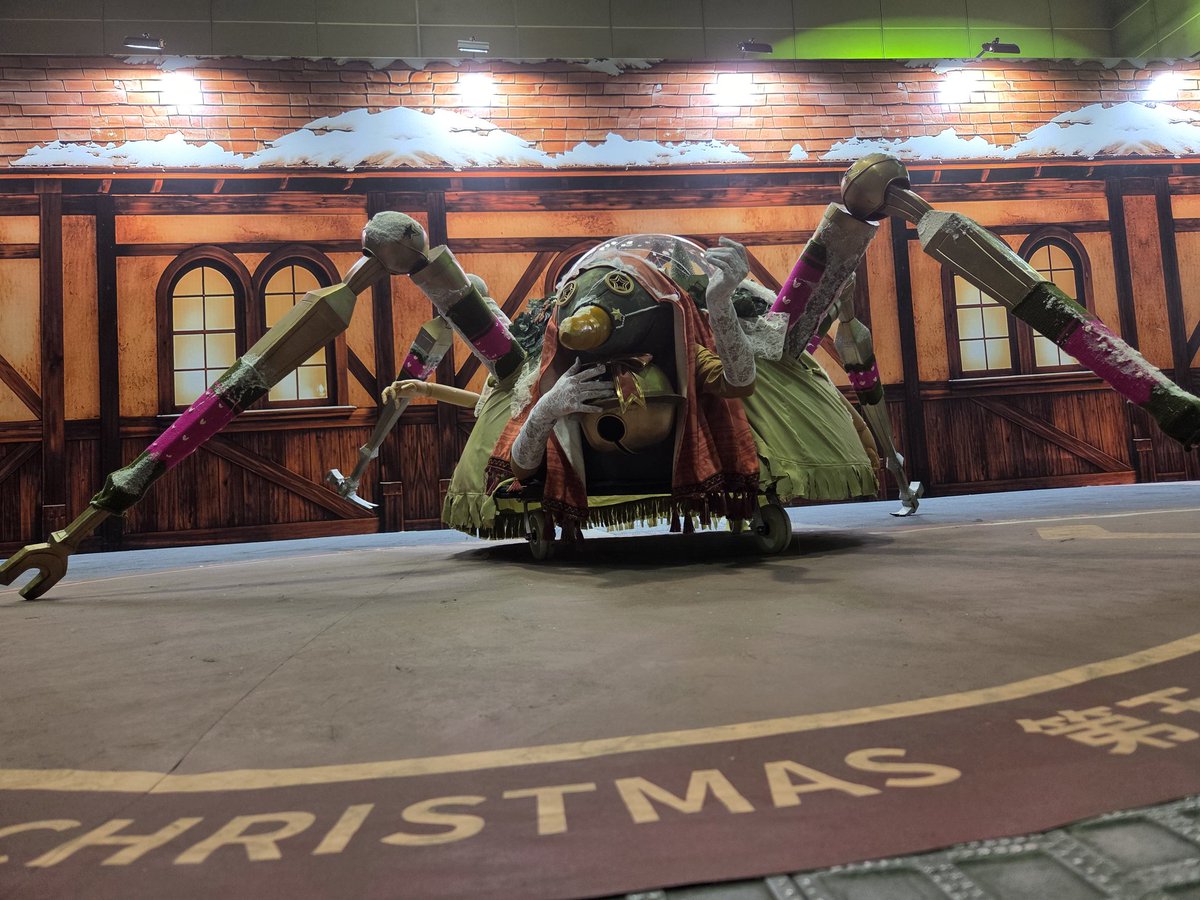 <a href="/su_s404/">𝕤𝕦💫IJL結魂者役🕷🕸</a> 様
#第五人格    
#第五人格冬物語       
#IdentityV   

ヴィオちゃん！最初ガチで置物だと思ってました…動いてる…！？どうやって！？ってなってました。移動はスタッフさんがしてましたけど真上から見たスノードームも可愛い…。足もしっかり作り込まれてて素晴らしい…