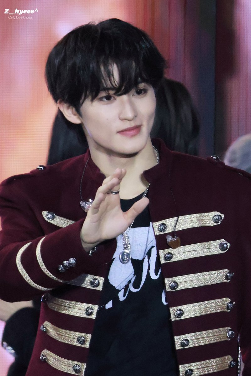 913182230's tweet image. 251219  가요대축제 🐯

#MARK #MARKLEE #마크 
#NCT127 #NCTDREAM #NCT 
#엔시티127 #엔시티드림 #엔시티