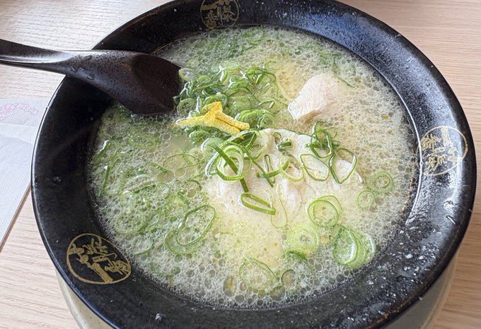 本日は誕生日🎂でした🙌

今日、藤一番が名古屋発祥のラーメン屋ということを名古屋に30年以上住んでるのに初めて知りまして…🤩

感動も兼ねて食べてきました
これからも漫画頑張ります🙌 