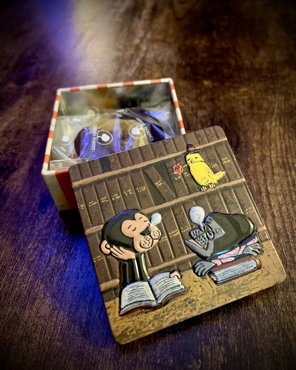 ◆今日のサンタさん◆

香里園CHOCO FOREST
「かんきつジェット」
ドライフルーツにチョコがディップ
絵本作家の谷口智則氏デザインの缶入り

とてもかわいい
ありがとうございます
明日も今日くらいの感じで開いてます
ご来店お待ちしております