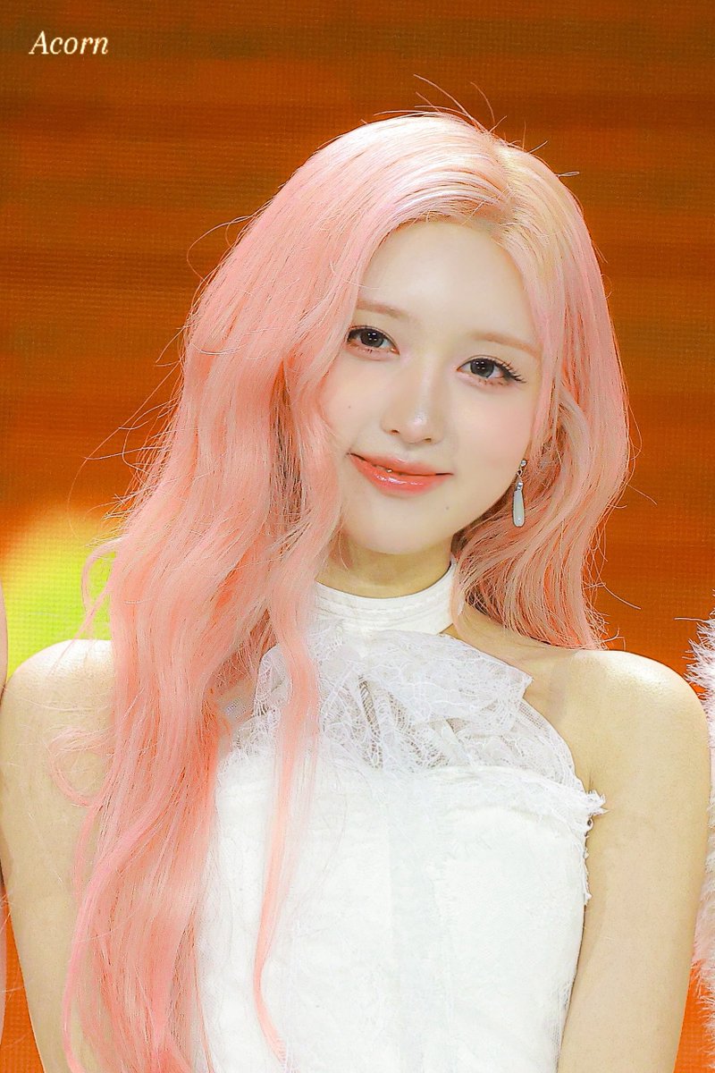 Acorn_GAEUL's tweet image. 251214 #IVE #아이브 #GAEUL #가을