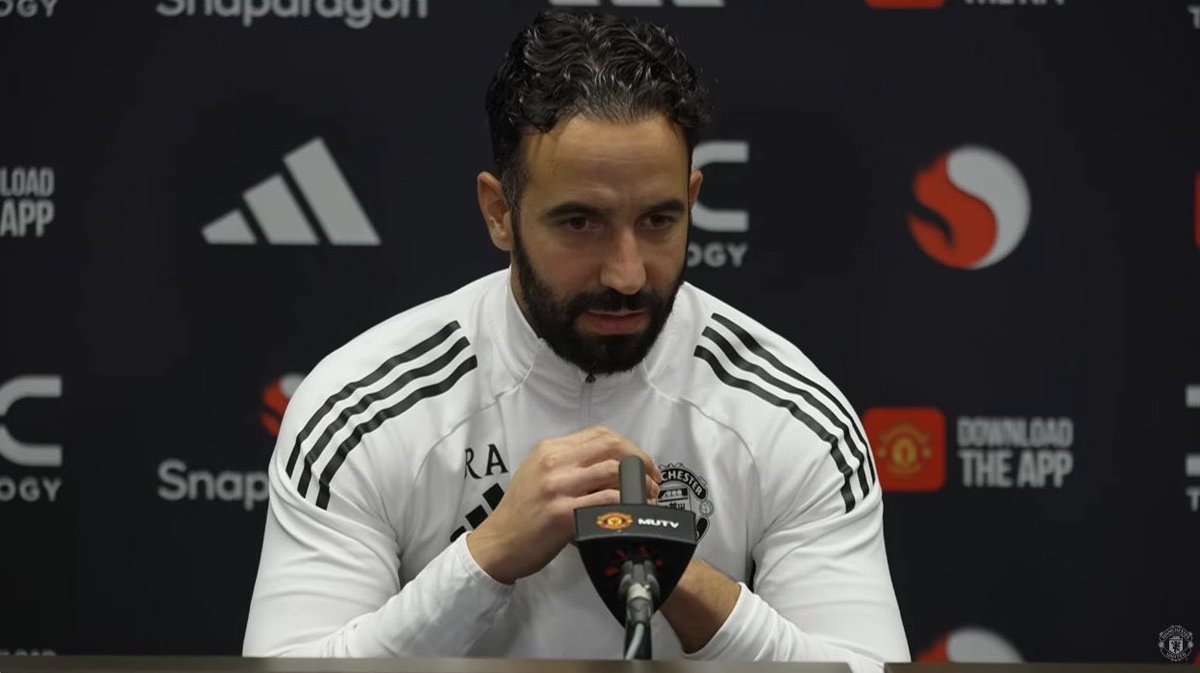 روبن أموريم عن منشورات هاري أماس وتشيدو أوبي خلال المؤتمر الصحفي: "في نادينا، أحيانًا يظهر لدى اللاعبين شعور بالاستحقاق، وهذا طبيعي. الكلمات القوية أو اللحظات الصعبة جزء من مسارهم ولا تُعد سلبيّة، بل تساعدهم على النمو" 