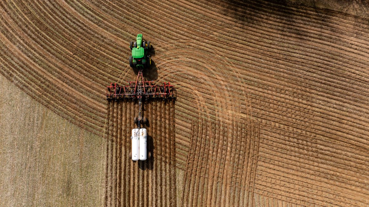 FSCooperatives's tweet image. Set yourself up for a strong start to #plant26 with our prepay program for your #CropProtection and spring fertilizer needs. Your local #FS Crop Specialist can help you build a reliable plan for the season ahead.