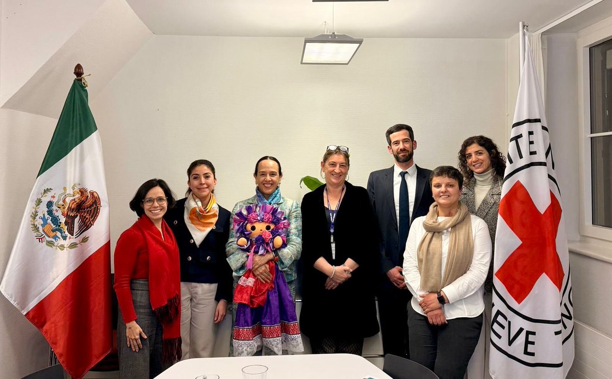 MisionMexOI's tweet image. México y el @ICRC reactivaron el Mecanismo Regular de Consultas Bilaterales para analizar los impactos humanitarios del uso de las #TIC en conflictos armados y fortalecer la cooperación en favor de la protección de la población civil. 🧵