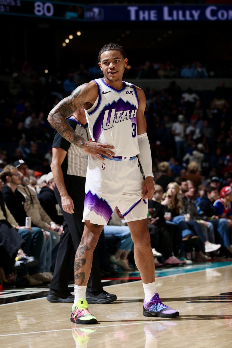 overtime's tweet image. KEYONTE GEORGE LAST 3 GAMES 😳

39 PTS, 6 REB, 8 AST, 5/9 3PT, 60% FG
37 PTS, 5 REB, 6 AST, 5/10 3PT, 55% FG
34 PTS, 4 REB, 8 AST, 5/11 3PT, 45% FG