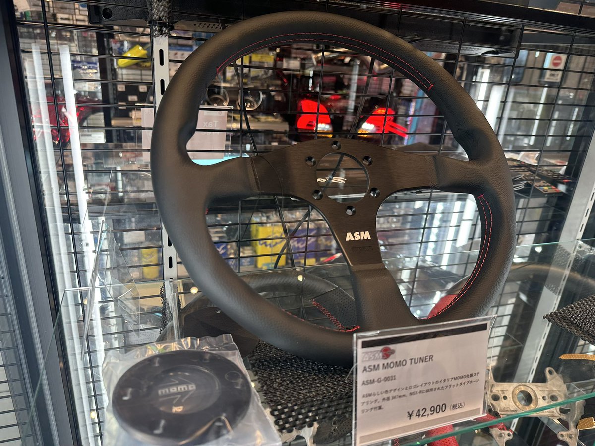 ASM MOMO TUNERモデル、在庫してます！ ASMらしい色デザインとロゴ
