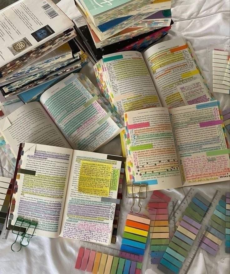 amorenloslibros's tweet photo. 📕 formas de decir te quiero: que te pregunte por el libro que estás leyendo 🤩 https://t.co/qdo7bZi2V8