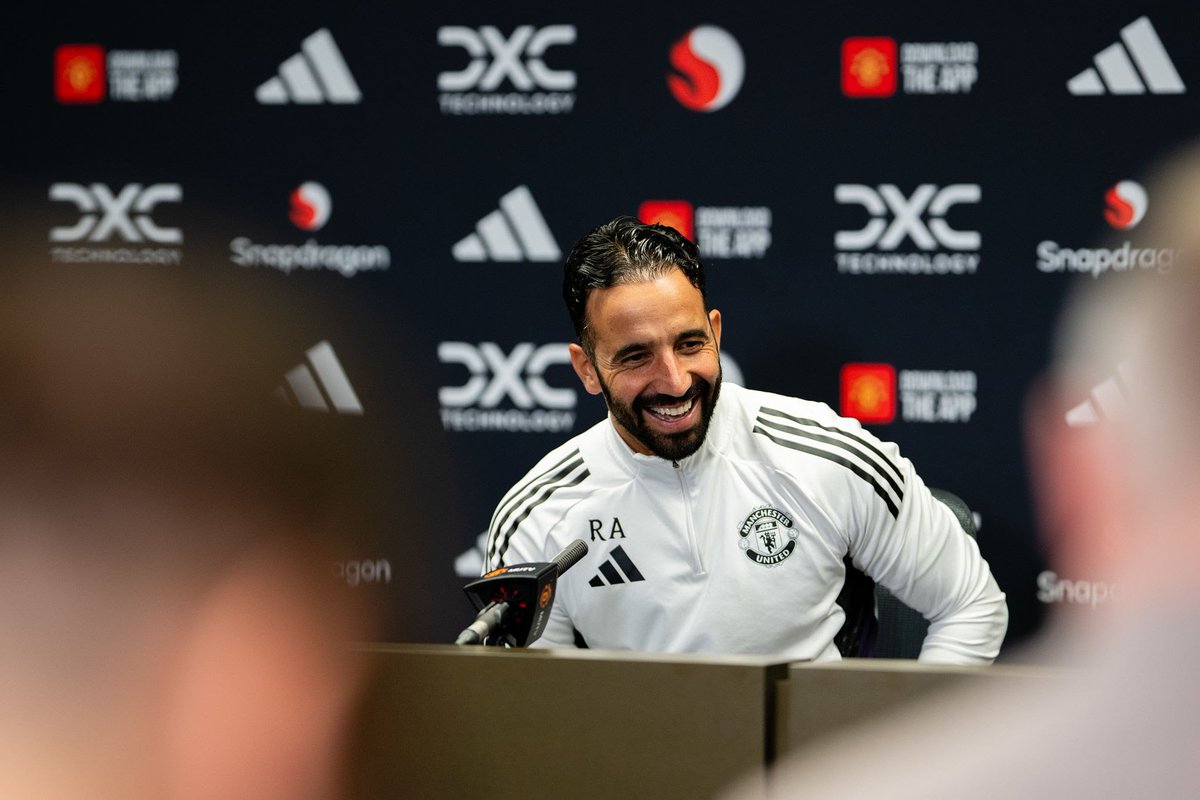 روبن أموريم عن مقابلة برونو فيرنانديز خلال المؤتمر الصحفي: "الفرق أنه استشار النادي قبل المقابلة وشارك شعوره بصراحة. نعرف كيف نتعامل مع الضجيج الإعلامي، وتحدث مع الإدارة، لذا الأمور واضحة الآن" 