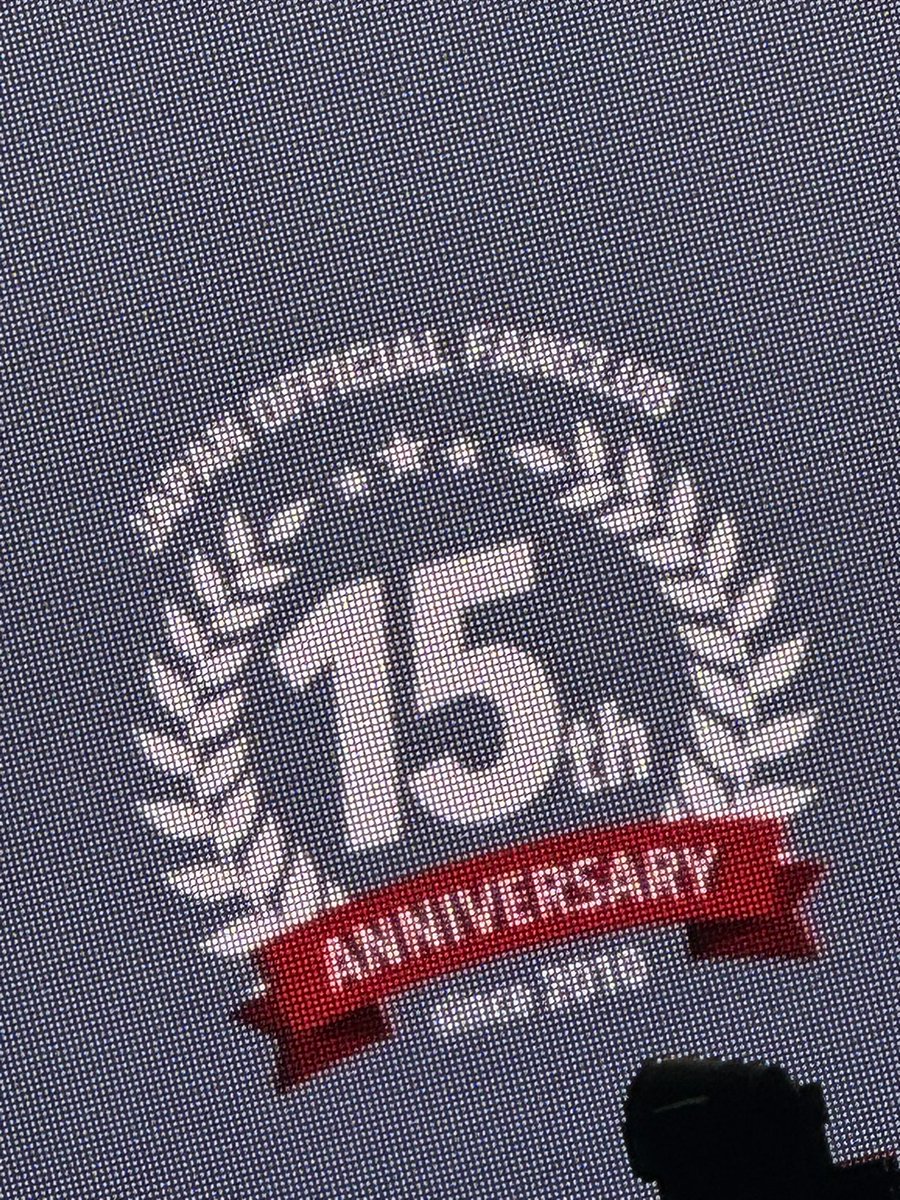 azu10106's tweet photo. 15年前を思い出しながら観てたよ🥺♥️
思わずファンテギョン!!!と叫んだあの曲…
嬉しすぎた😭😭😭ありがとう！！

そして15年前君はこの窓から紙飛行機飛ばしてたね←

예전과 다름없이 일본에서 활동해줘서 고마워요,,,
이제 결혼해도 돼
계속 응원할게🫶

 #FNL 
#チャングンソク
#JKS
＠jksjapan https://t.co/VGzJSrOiNR