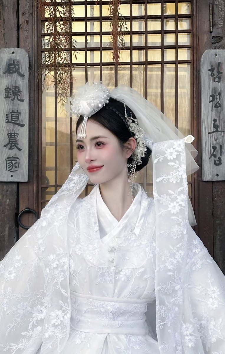 moxin660's tweet image. 想做你的公主👸🏻，可你不来找我怎么办
   v：moxin660